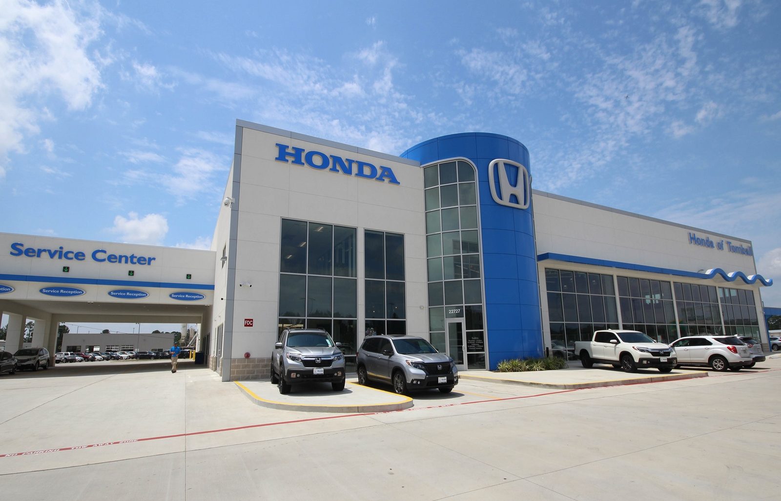 Honda of Tomball dealership and service center exterior